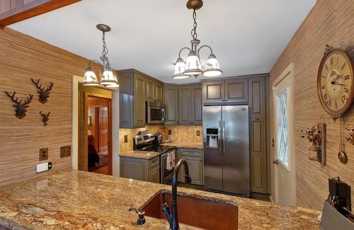 Fort Ann Ski Chalet | PROMO 5% WEEKLY AND 10% MONTLY DISCOUNTnLake house