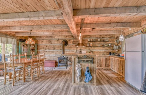 Notre-Dame-de-Pontmain Ski Chalet | Promotion de 10 % pour l'été* Chalet avec de nombreuses activités