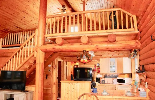 Island Park Cabin | Pronghorn Crossing+20 mins to Yellowstone+WiFi+Hottub