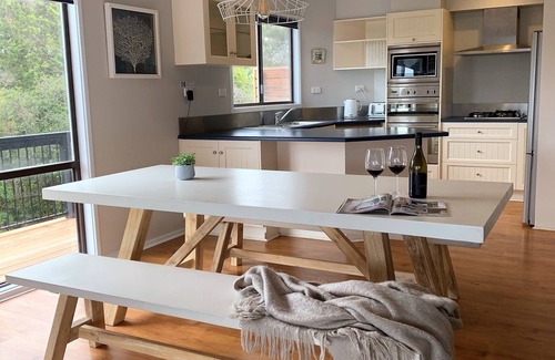 Lakes Entrance House | Property for 10 guests with amazing views - Lakes on View St