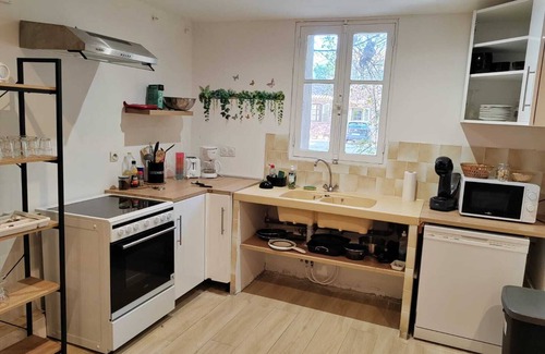La Crau House | Provencal house for 14 sleeps with private garden. Perfect for family gatherings