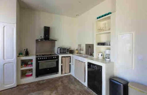 Cadereau House | Provence downtown, large south facing terrace, garden and swimming pool