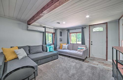 Prudenville House | Prudenville Retreat with Yard about 1 Mi to Lake!