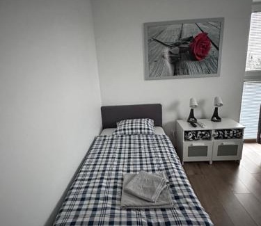Pruszkow Hostel | Pruszkowskie mieszkanko