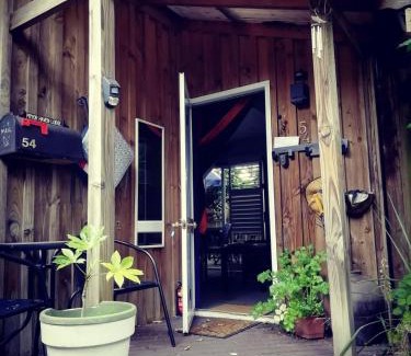 Merivale Ski Chalet | Pryor Haven Chalet Green Retreat in a Lovely Place