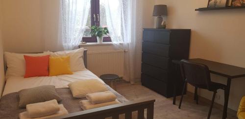 Bielany Wroclawskie Apartment | Przytulny Apartament z Parkingiem na przedmieściach Wrocławia by Noclegi Renters