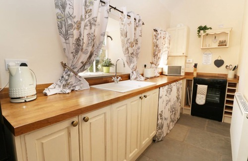 Thornton Dale Cottage | PUDDLEDUCK COTTAGE, family friendly in Thornton-Le-Dale