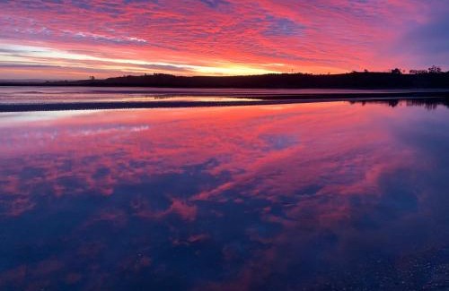 Pukehina House | Pukehina Estuary Sunset Views Townhouse & Studio