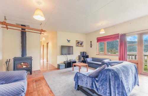 Linkwater House | Pukeko Cottage - Marlborough Sounds Retreat