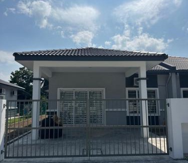 Pulau Indah House | Pulau Indah Homestay Dsofia