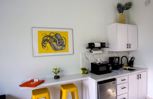 Puntas Apartment | ★ Pulpo Loco Loft - Stylish, sparkling clean loft - Walk to Sandy Beach ★