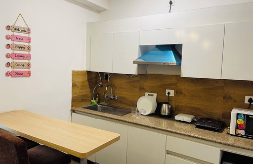Greater Noida Apartment | Pure Heaven Stay By Buddies Home