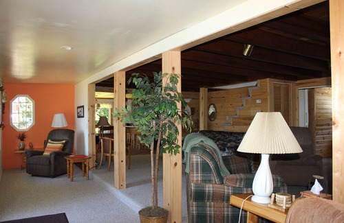 Gwinn House | PURE MICHIGAN! BEAUTIFUL ,RELAXING, LAKE FRONT, BOATING, FISHING, KAYAKING, ATV