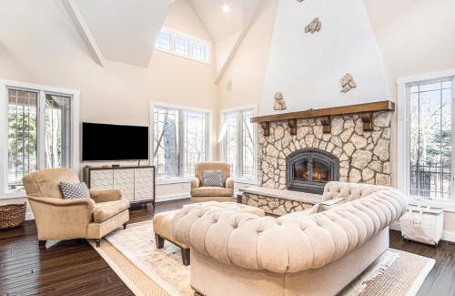Grand Beach House | Putter's Pool House