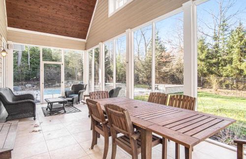 Grand Beach House | Putter's Pool House