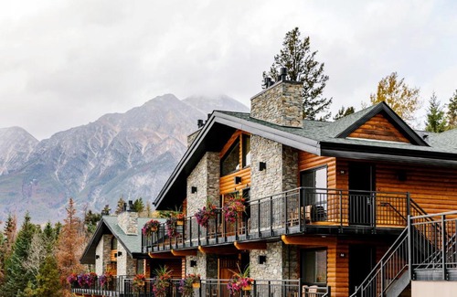 Jasper Resort | Pyramid Lake Lodge