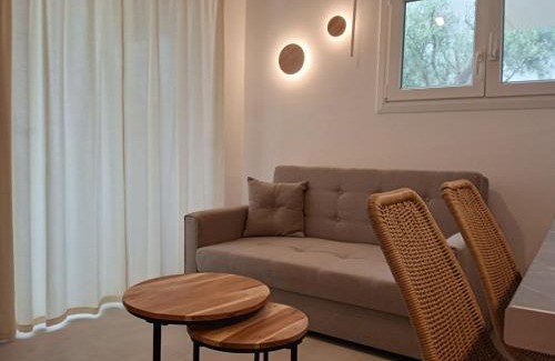 Paleros Apartment | Q Luxury Rooms Paleros