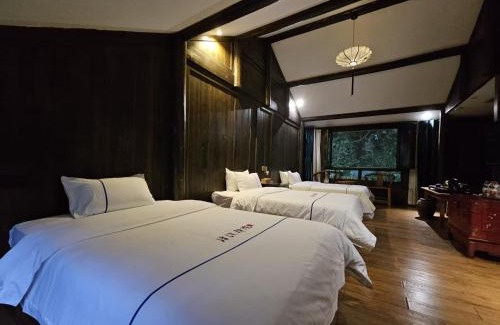 Fenghuang Hotel | QingXi Hotel