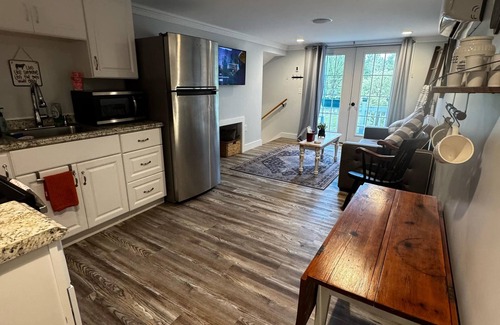 Keene Apartment | Quaint 1-bedroom apartment in Swanzey