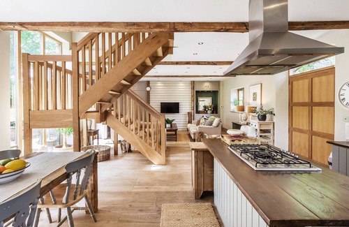 Godalming House | Quaint 2 bed historical cottage in stunning English countryside