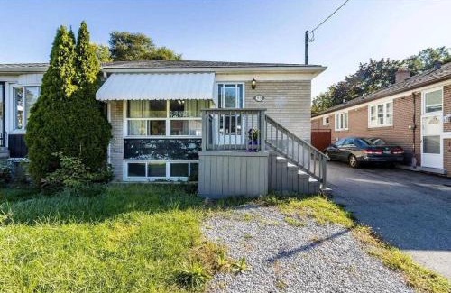 West Hill House | Quaint and Cozy Haven