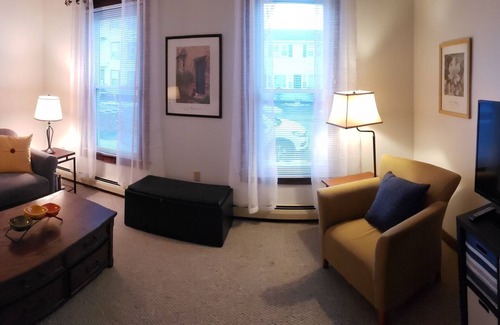 Manchester Apartment | Quaint Apartment on the West Side