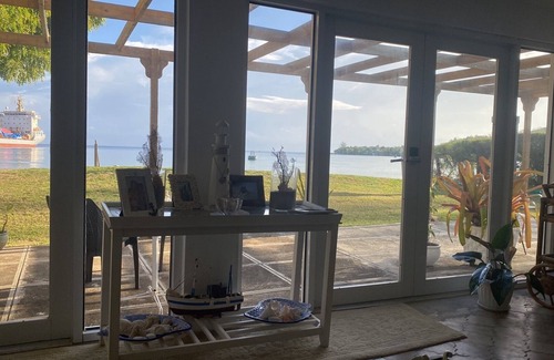 Rio Bueno House | Quaint Beachfront Bungalow