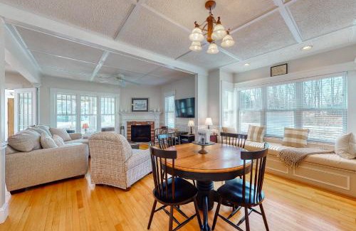 Kennebunk House | Quaint Bungalow