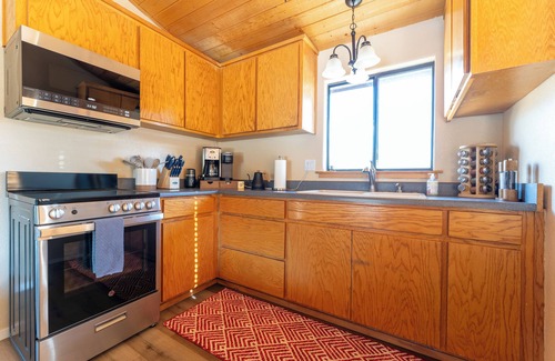 Springville Cabin | Quaint Cabin overlooking Peppermint Falls Ranch
