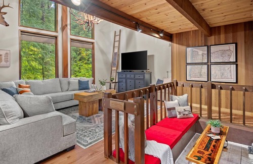 Rhododendron Cabin | Quaint Cabin w/ Theater Room, Fireplace, and Private Hot Tub near Mt. Hood