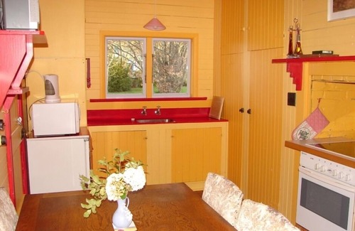 Ngatimoti Cottage | Quaint character cottage on working farmlet, Running Sheep & Beef.