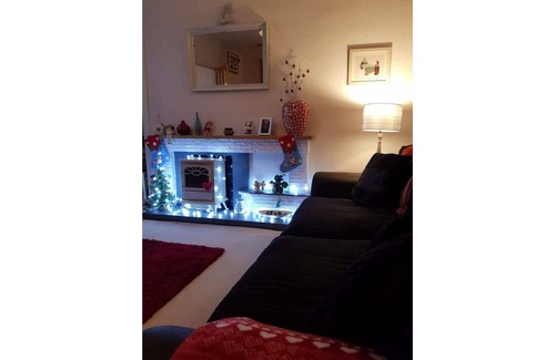 Carnoustie Cottage | Quaint cosy 2 bedroom cottage with 3 beds close to golf centre