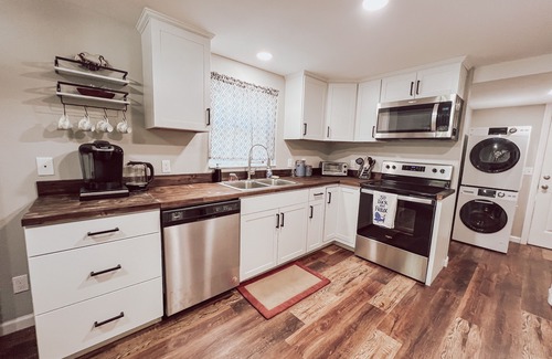 Gainesville Cottage | Quaint Cottage-Pet Friendly-UF Shands-Monthly Stays!