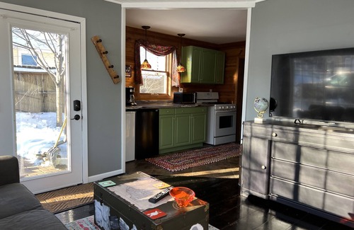 Wabasha Cottage | Quaint cottage steps from Marina