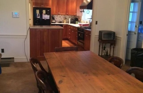 Dublin House | Quaint Country Cottage, Mountain Views, VT/Radford/VA Families Haven!