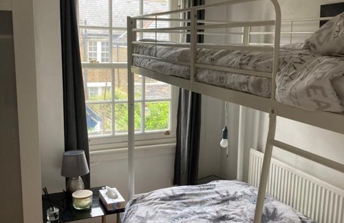 Thurlow Park House | Quaint Edwardian Cottage