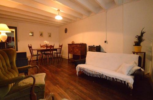 Barricourt House | Quaint Holiday Home in Tailly