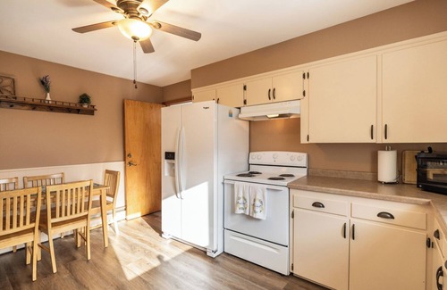 Rochester House | Quaint Home 2 miles from Mayo Handicap Accessible