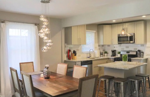 Sylvan Hills House | Quaint home with great private backyard only 2 min from the Beltline!