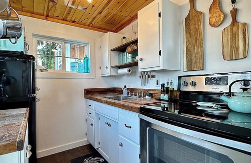 Camano Island House | Quaint Home with Water Views and Close to the Beach!