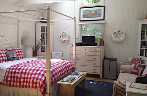 Edgartown House | Quaint Martha's Vineyard Guest Cottage -Edgartown-walk to restaurants and shops
