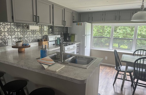 Celina House | Quaint quiet mobile home 2 miles from Holly Creek marina! Just remodeled!