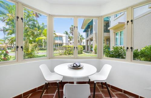 Cerro Gordo Villa | Quaint villa Beach access Elina
