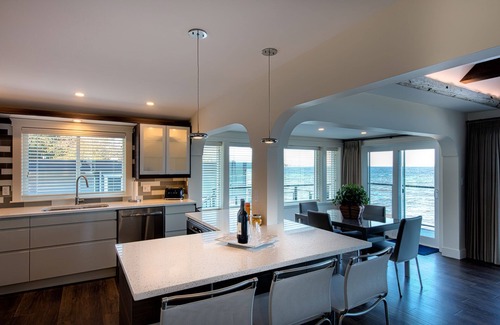 Regional District of Nanaimo Hotel | Qualicum Beach Ocean Suites