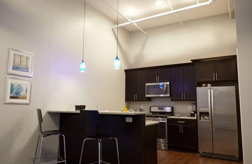Quality Hill Apartment | Quality Hill 1BR Loft in Historic Building