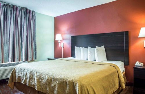 Monroe Hotel | Quality Inn And Suites Monroe