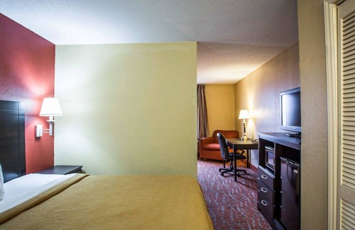 Monroe Hotel | Quality Inn And Suites Monroe