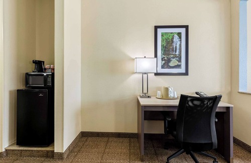 Springfield Hotel | Quality Inn and Suites Springfield Southwest near I-72