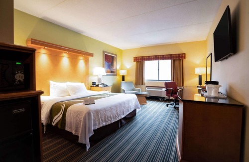 Cromwell Hotel | Quality Inn Cromwell - Middletown