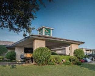 Ennis Hotel | Quality Inn Ennis